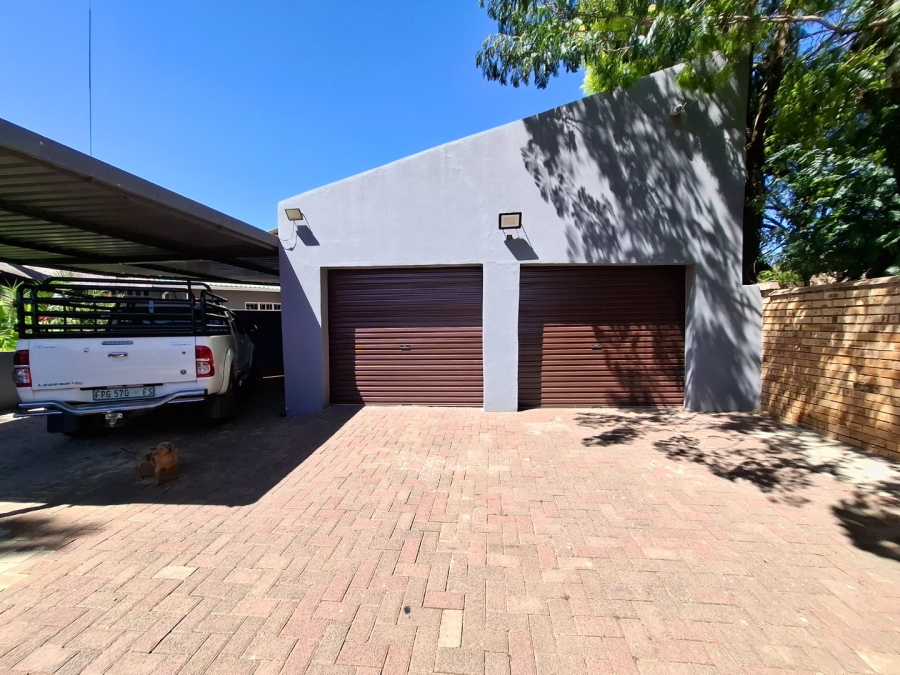 4 Bedroom Property for Sale in Pellissier Free State